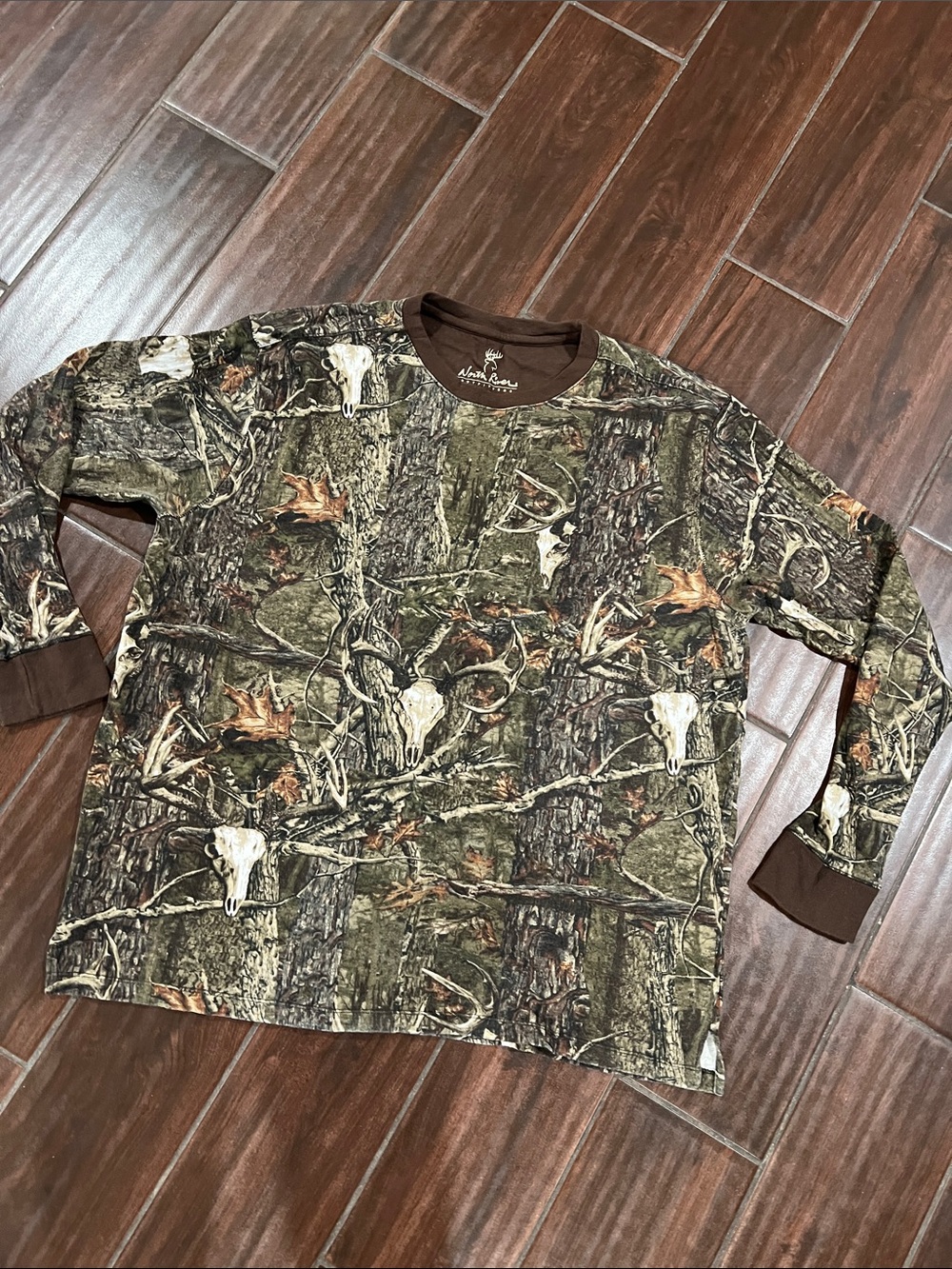 Men's Long Sleeve Camo Skull Print Tee - Brown/Green